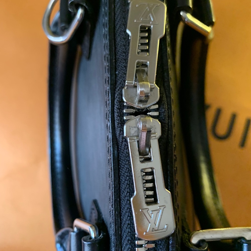 Louis vuitton alma bb epi - Picture 6 of 14